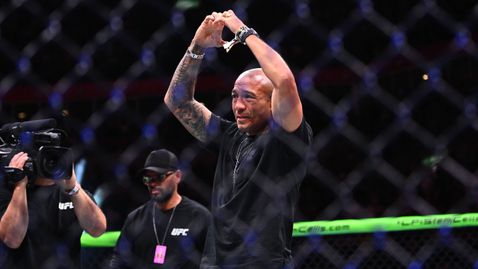 Легендата Алдо с емоционален момент на UFC Рио