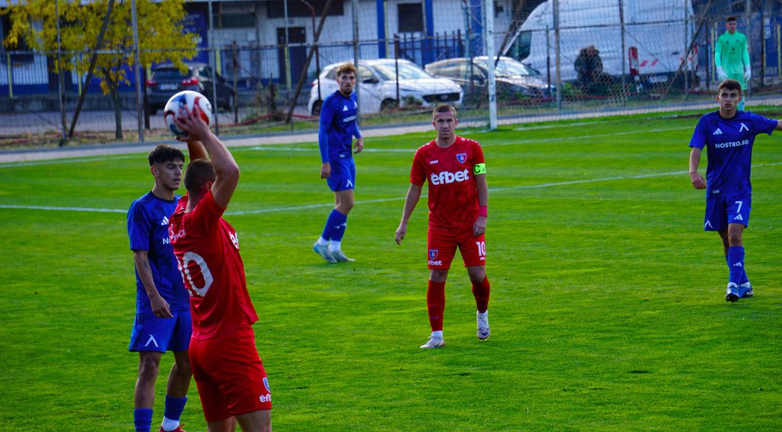 Дубълът на Левски и Струмска слава с боево реми