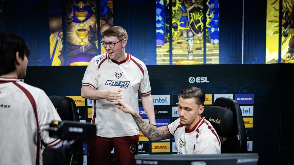 MOUZ върна треньора от легендарната си академия в интересна роля