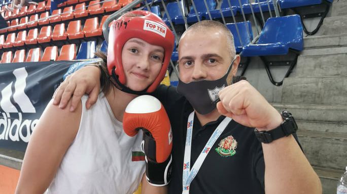 14 титли за България на Европейското по кикбокс за кадети