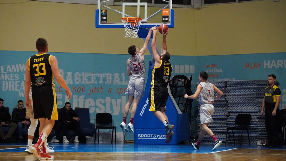 Миньор 2015 продължава без грешка