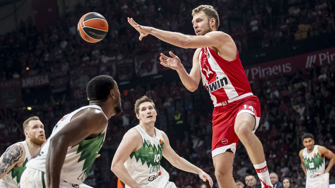 Силен мач на Везенков, Олимпиакос разсипа Жалгирис в Пирея