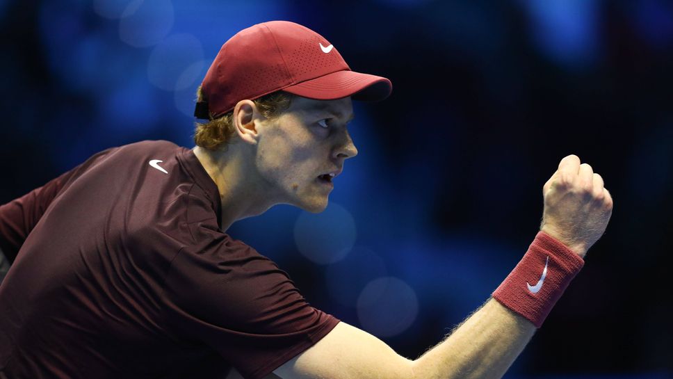 Яник Синер си осигури място на полуфиналите на Финалния турнир