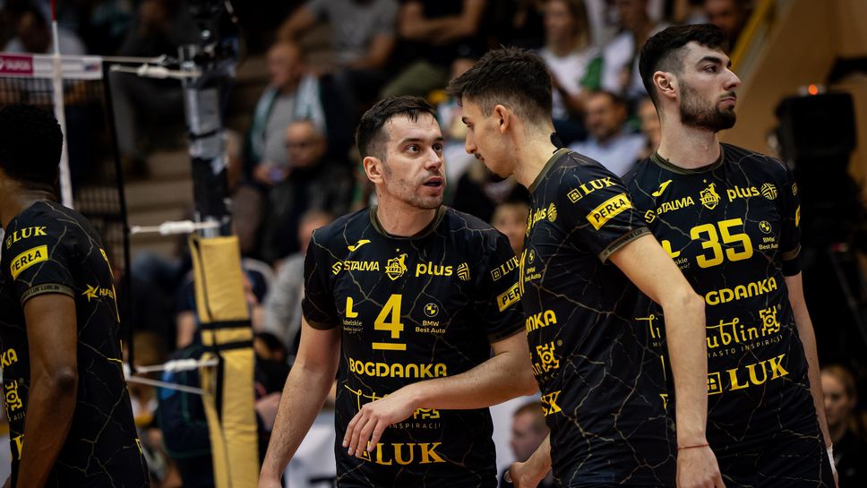 Капитанът на световните вицешампиони от България Алекс Грозданов и шампионът