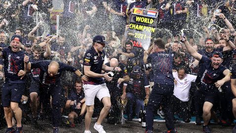  ФИА отхвърли и двата митинга на Мерцедес, Верстапен резервира купата си във Формула 1 