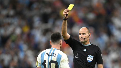  Изпратиха у дома съдията от Нидерландия - Аржентина 