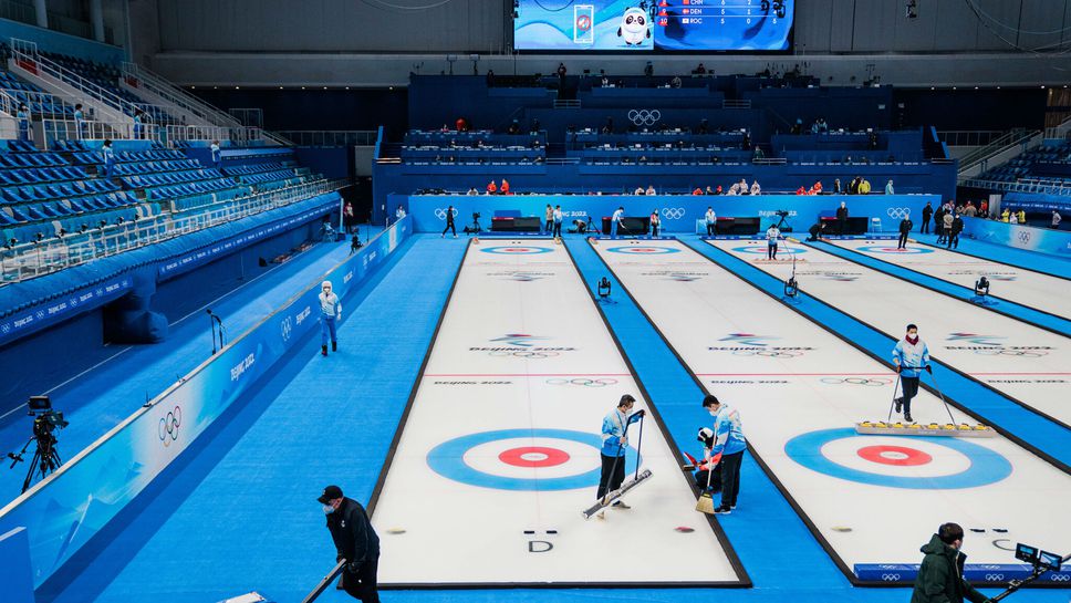 Женският тим на САЩ по кърлинг на капитана Табита Петерсън