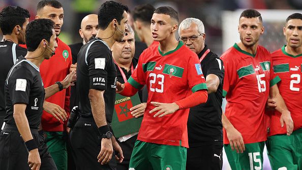 Националният отбор на Мароко чака одобрение за полет от Алжир