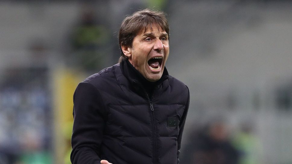 Треньорът на шампиона Наполи Антонио Конте беше наказан за две