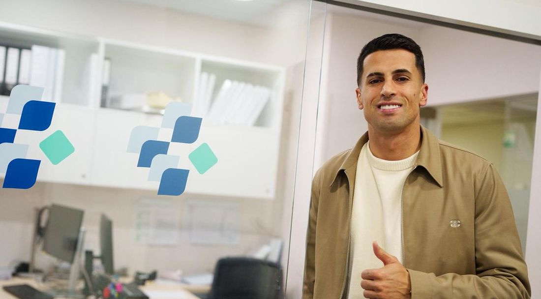 Куриоз: Барселона обяви Кансело и веднага изтри новината