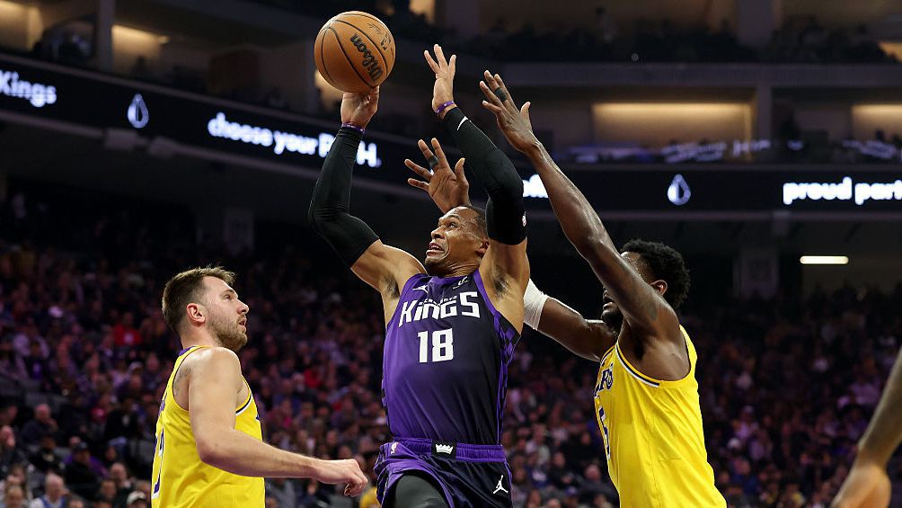 Дончич се развихри с 42 точки, но не спаси Лейкърс срещу Сакраменто