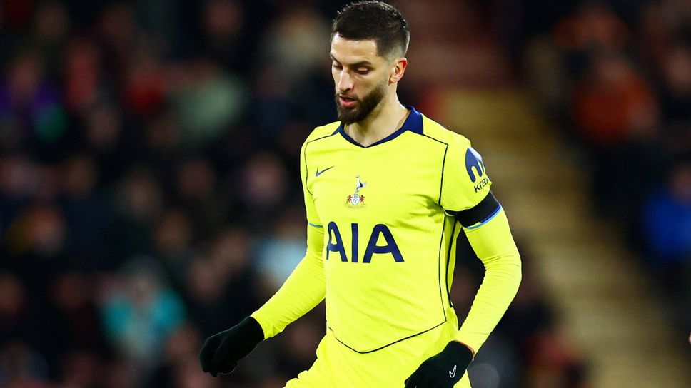 Полузащитникът на ТотнъмРодриго Бентанкур претърпя операция на дясното си подколянно