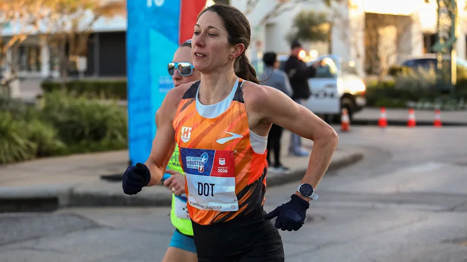 На 49 години Дот Макмаън се класира за шестите си олимпийски квалификации в маратона