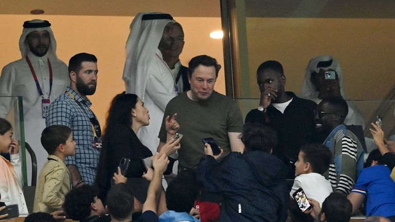 Един от най богатите хора в света Илон Мъск обмисля