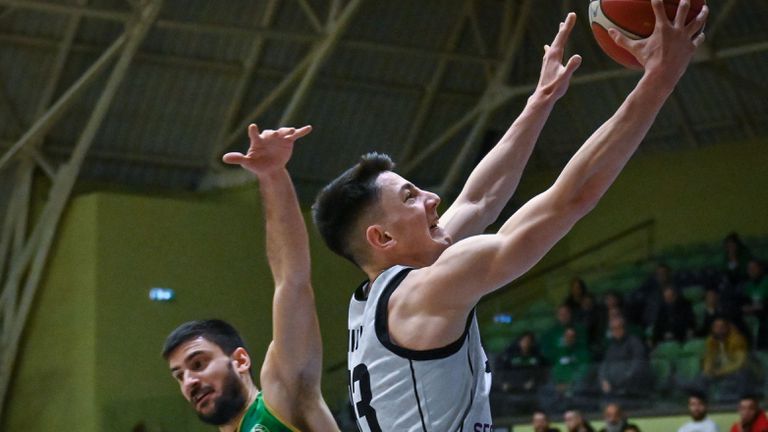 Баскетболистът на Академик Пловдив Кръстомир Михов беше разочарован след поражението