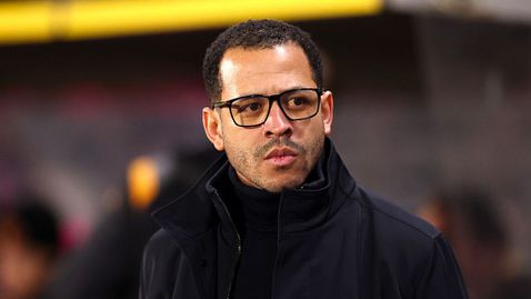 Шефовете на Челси стоят зад Росиниър въпреки отпадането от ШЛ