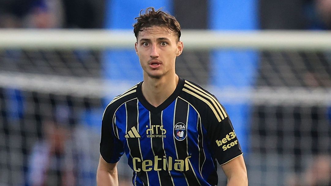 Божинов и Пиза ще се опитат да препънат Милан