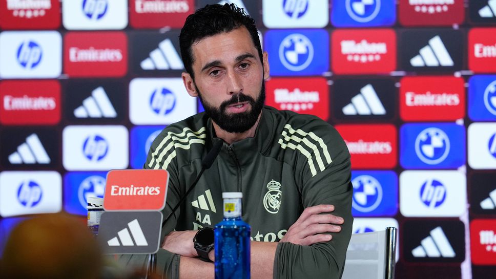 Наставникът на Реал Мадрид Алваро Арбелоа говори на пресконференция преди