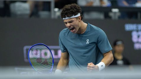 Шелтън и Кецманович ще спорят за място на полуфиналите в Далас