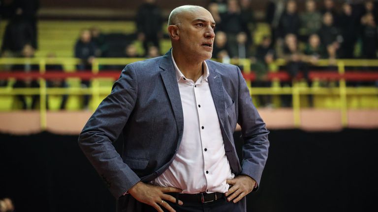 Воденият от българския треньор Любомир Минчев тим на Трепча прекъсна