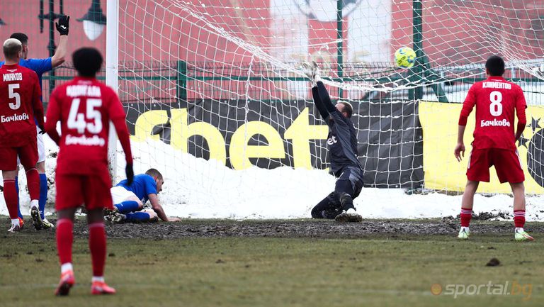 Втора лига онлайн: към този момент паднаха два гола, изпълнител се направи на Бебето 