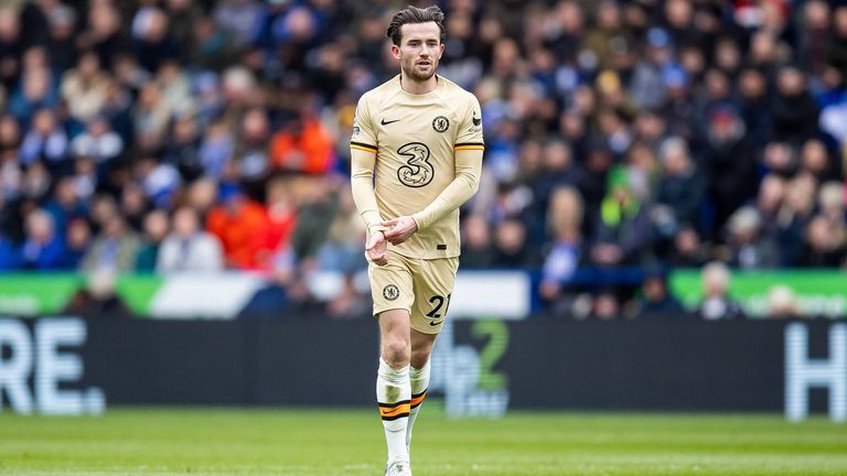 Защитникът на Челси Бен Чилуел може да продължи кариерата си