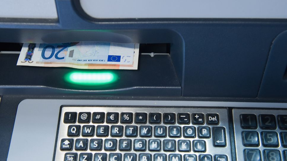 Разследваният покрай Барселона Негреира изтеглил и раздал над половин милион евро