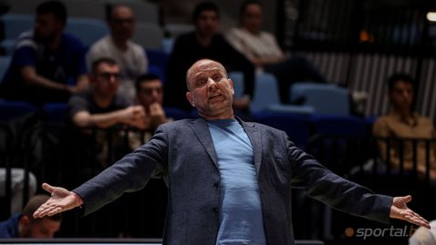  Тити Папазов поздрави Спартак и отличи един от играчите си 