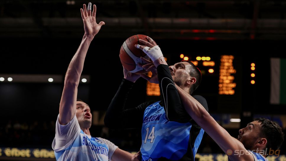 Академик Бултекс 99 посреща последния в класирането Шумен в мач