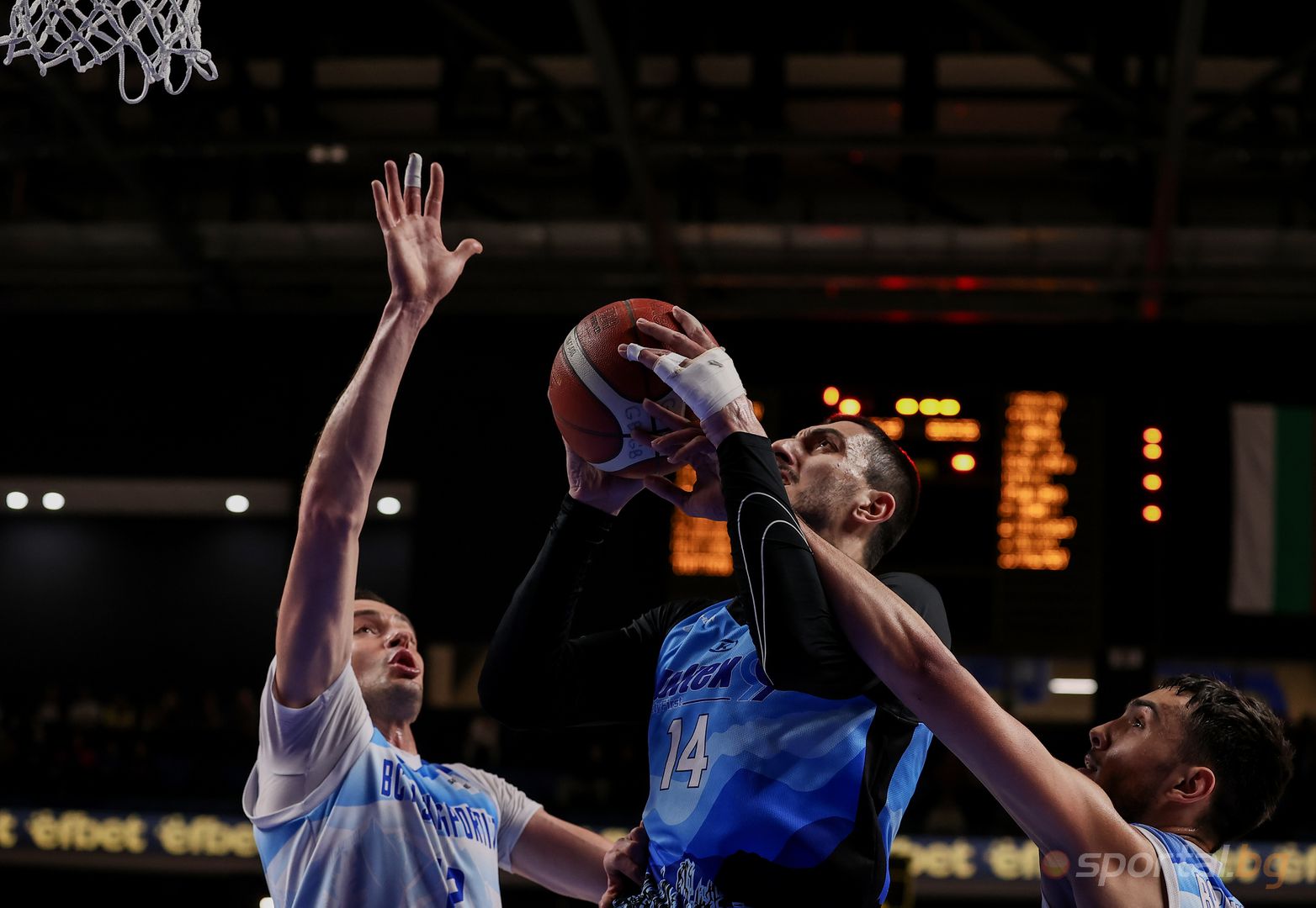 Рилски спортист 90:81 Академик