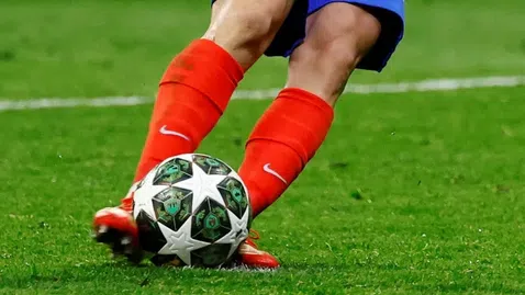 Безспорни ли са двете докосвания на Алварес?