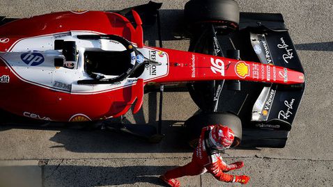 Леклер очаква Ферари да загуби предимството си при стартовете