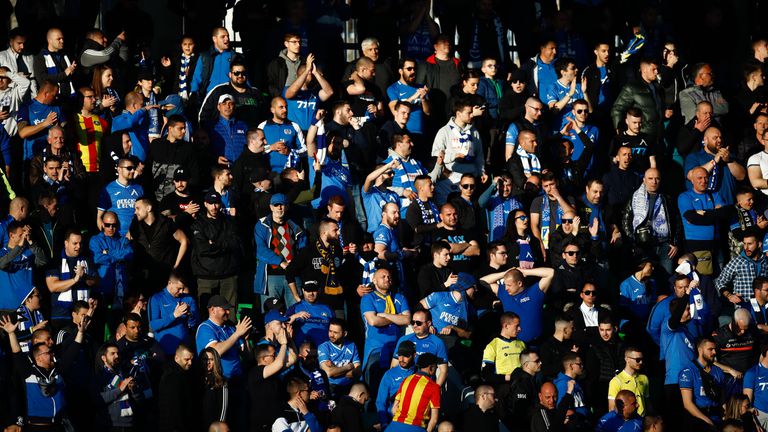 Феновете на Левски запълниха своя сектор за първия полуфинален мач