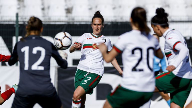 Женският ни национален отбор записа загуба срещу Португалия