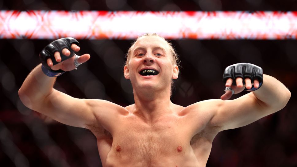 Пади Пимблет определено изпита удоволствие наблюдавайки как Дан Хукър губи