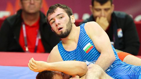 Абу-Муслим Амаев и Светослав Николов загубиха репешажите си в Тирана