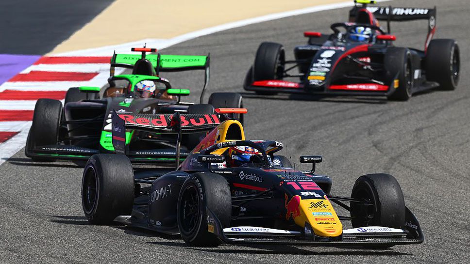 Българският пилот във Формула 3 Никола Цолов се класира пети