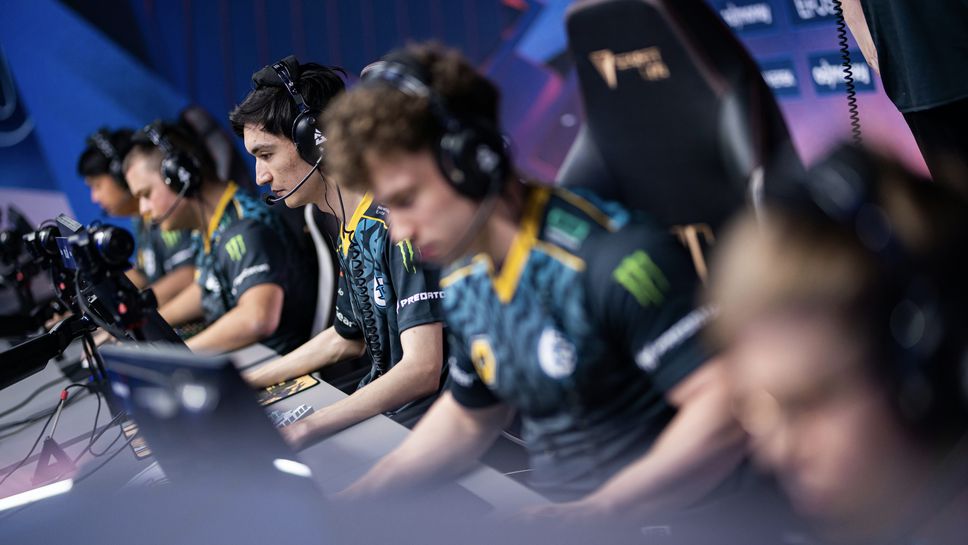 Колежански отбор ще разчита на бивш съотборник на Цветелин "CeRq" Димитров