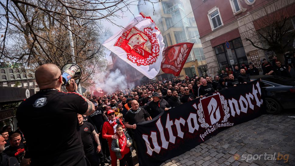 "Червено" шествие преди дербито с Левски - гледайте на живо!