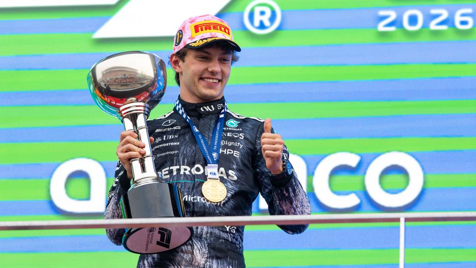 Продадоха уникална картичка на Кими Антонели за над $200 000