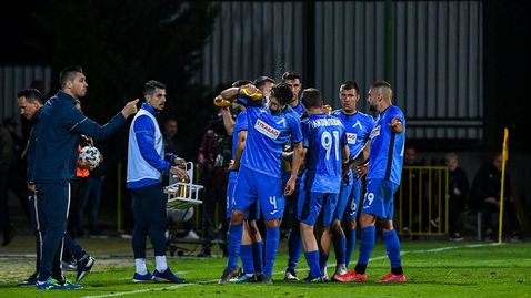 Левски удря на камък с универсален играч