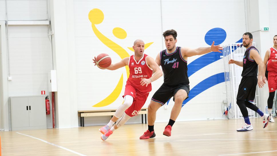 Хасково стартира с победа участието си на полуфиналите