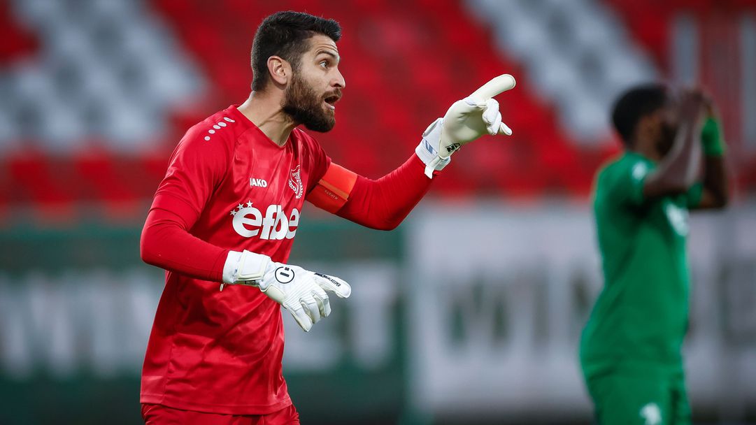 Вихрен привлече опитен вратар