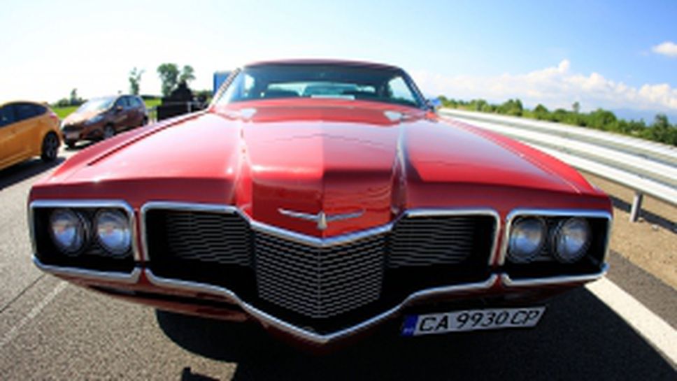 1527 български Ford-а счупиха рекорда на Гинес