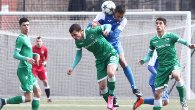 Лудогорец разби Левски с 5:0 и ще играе финал за купата