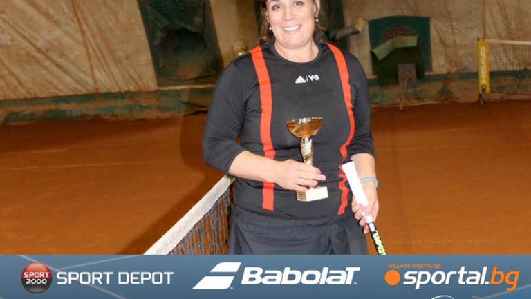 Стефка Бончева отново непобедима във Вечерните женски тенис турнири