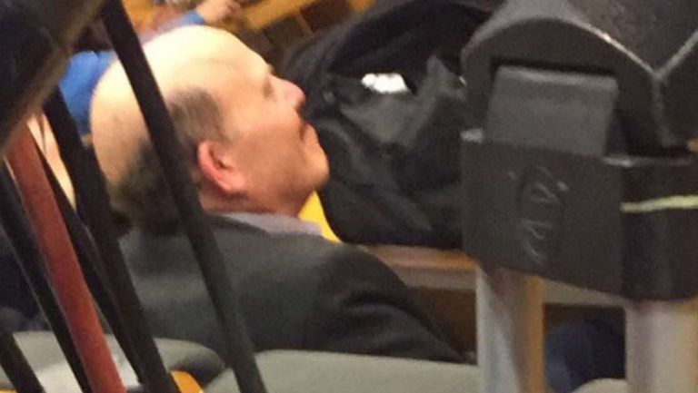 Журналист заспа пред треньора на Барса