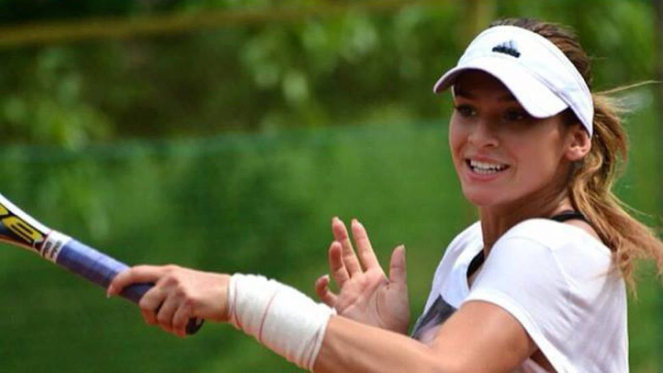Вангелова отпадна на четвъртфиналите на двойки в Анталия