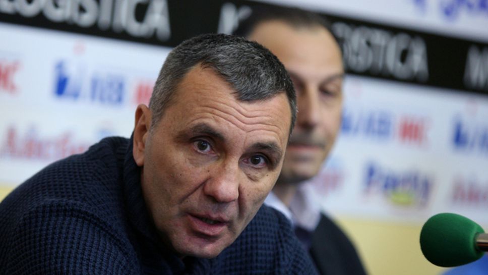 Михаил Таков: Терористът извади два огромни ножа