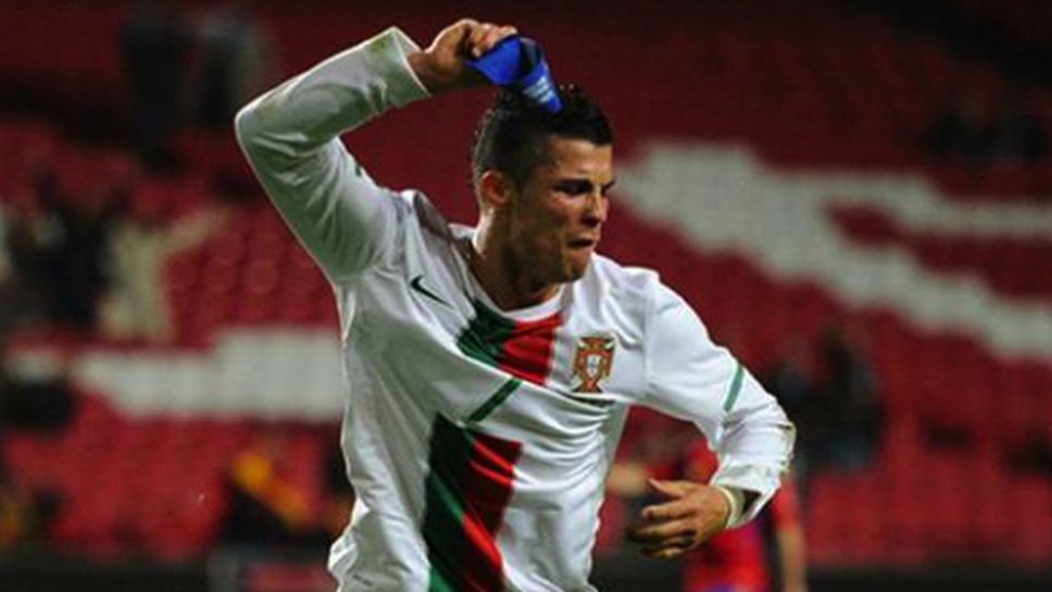 (АРХИВ) Помните ли този велик (не)гол на Кристиано за Португалия? (видео)